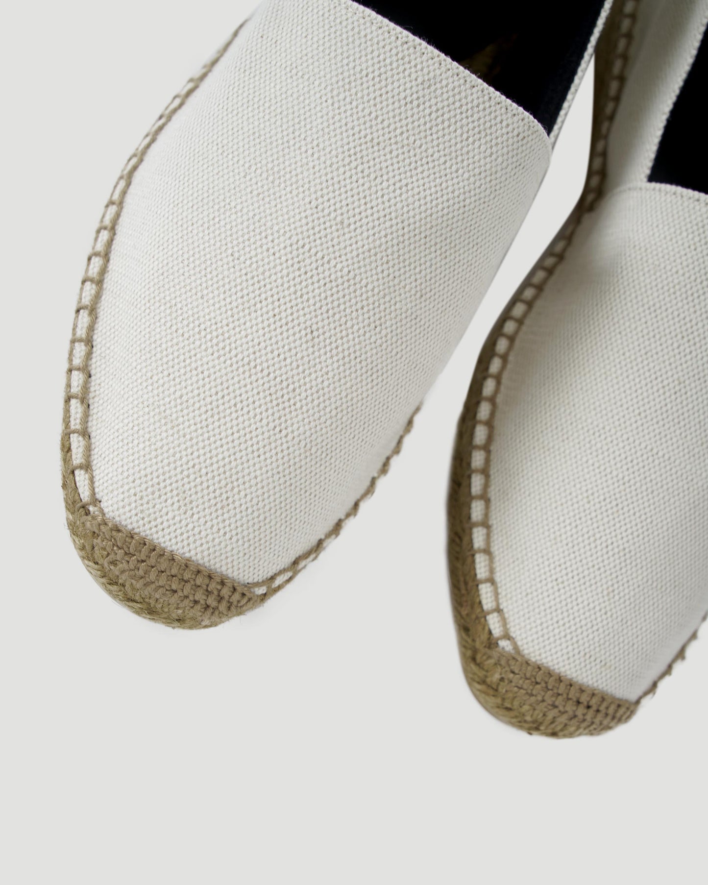 EMBROIDERED ESPADRILLES IN ECRU CANVAS