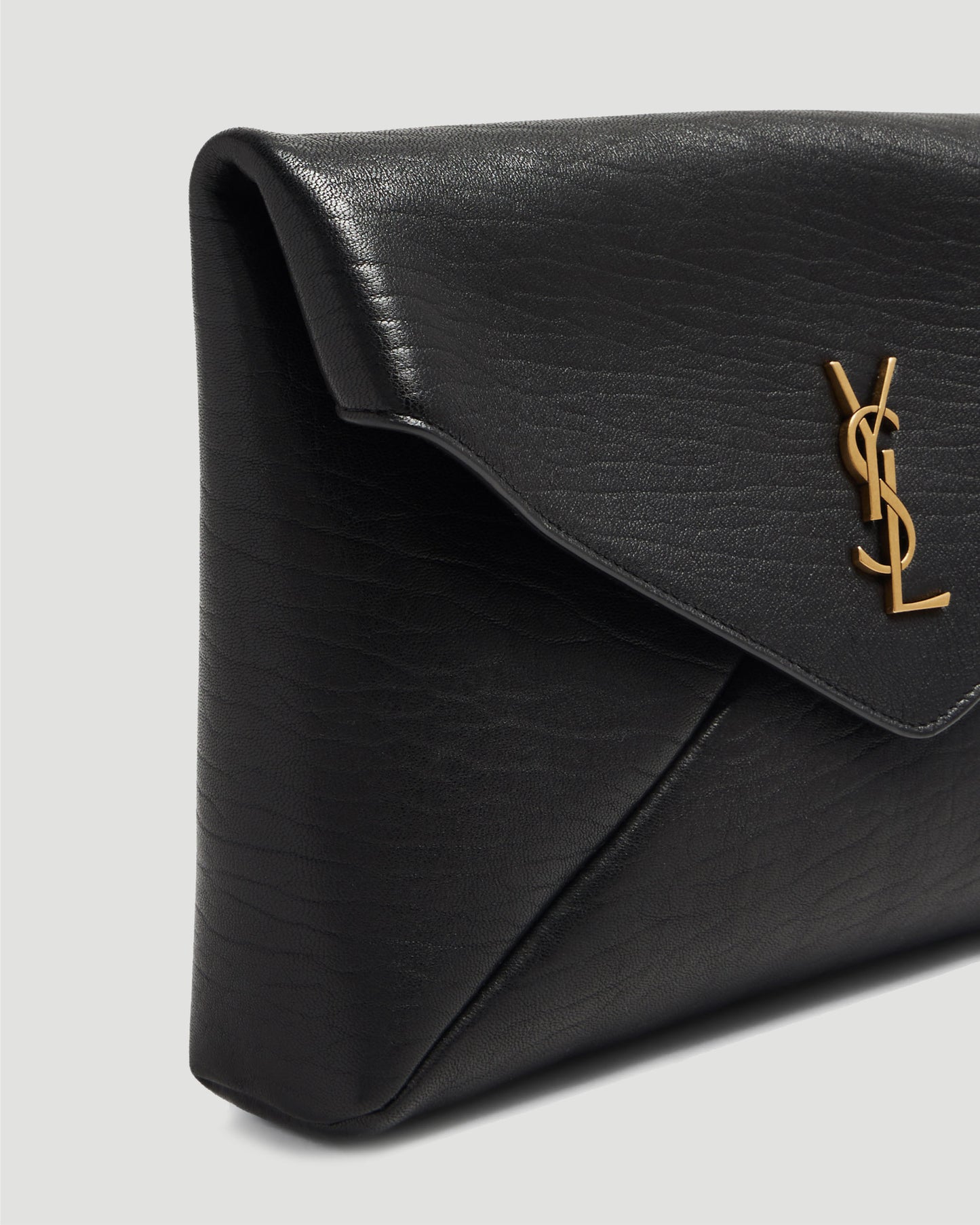 CASSANDRE large envelope pouch in lambskin