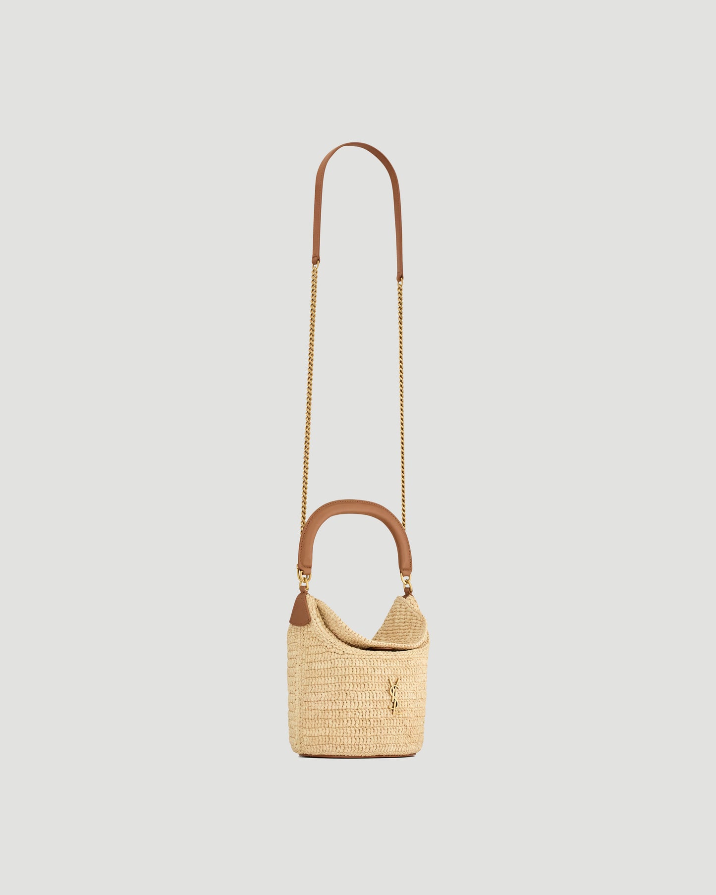Gaby Bucket Bag in Raffia
