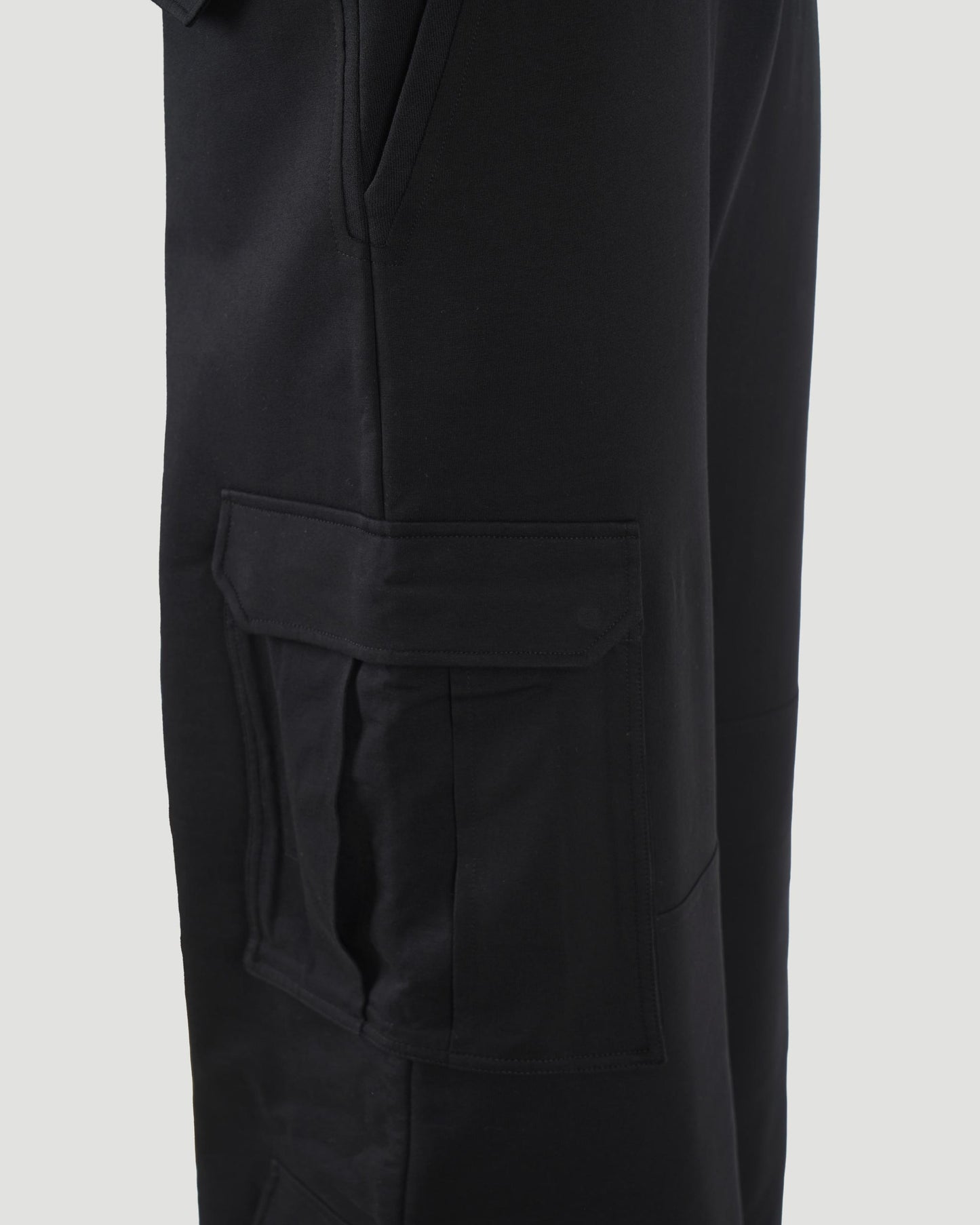 CARGO TRACK PANTS IN BLACK