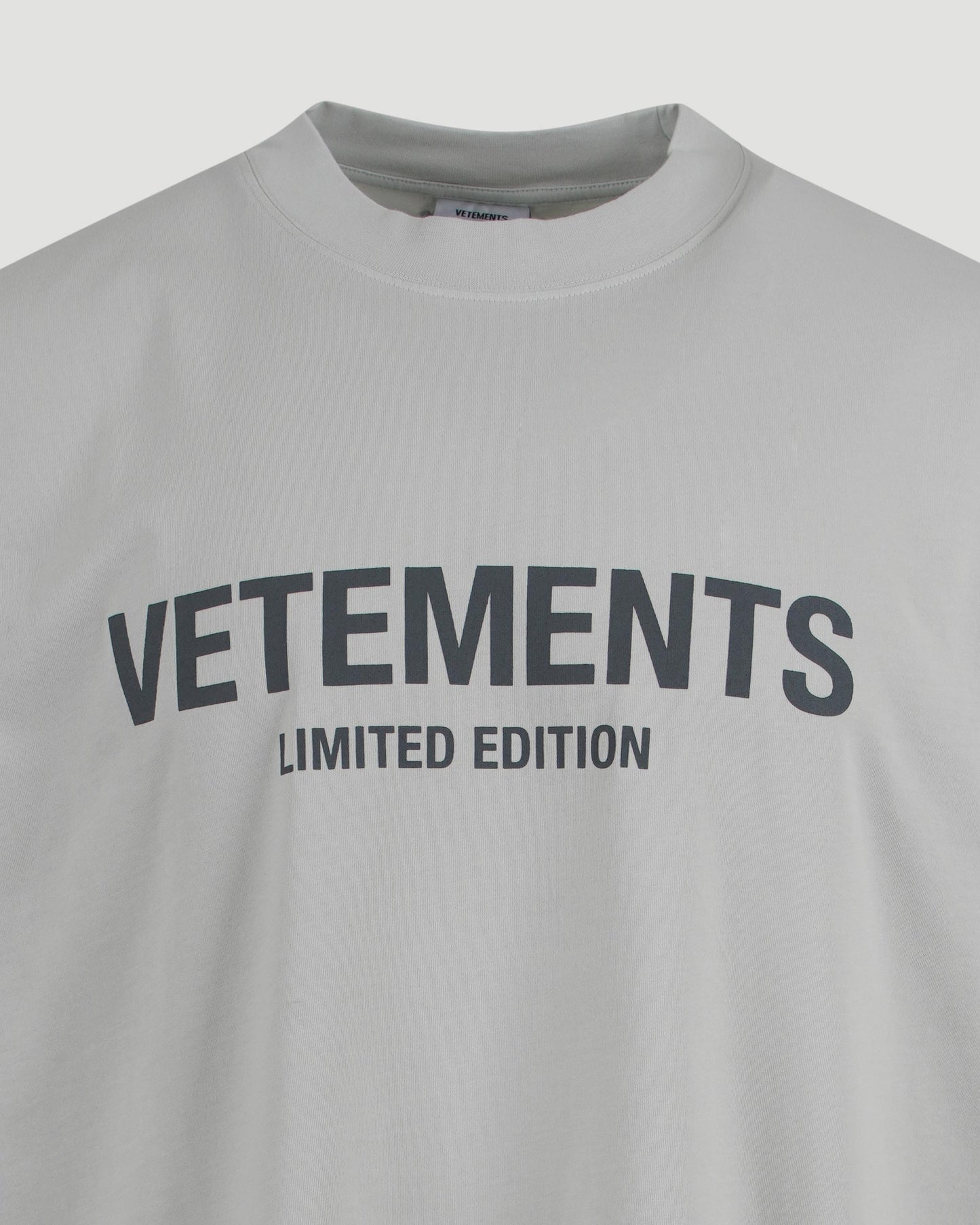 logo t-shirt in light grey