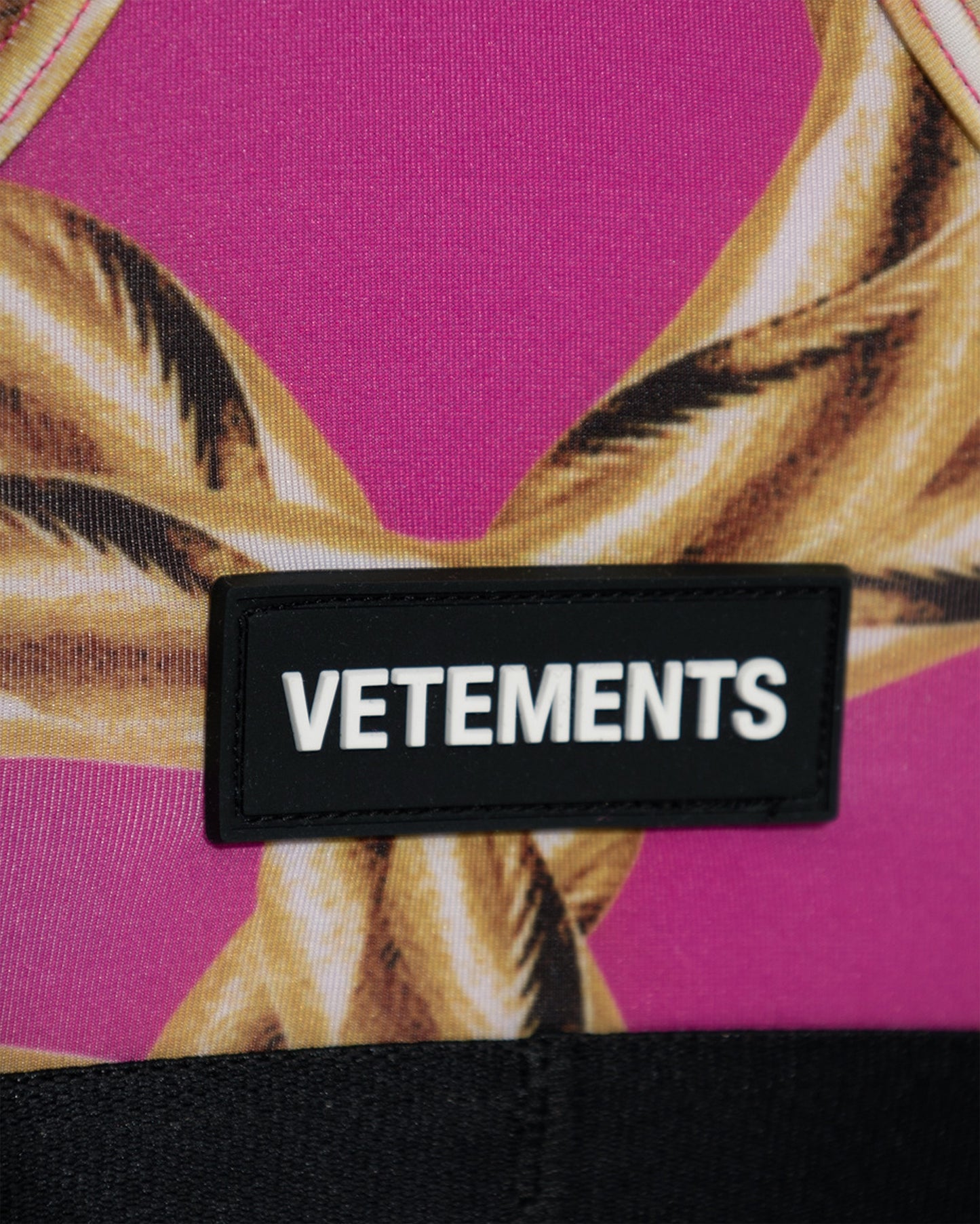 CHAIN PRINT SPORTS BRA