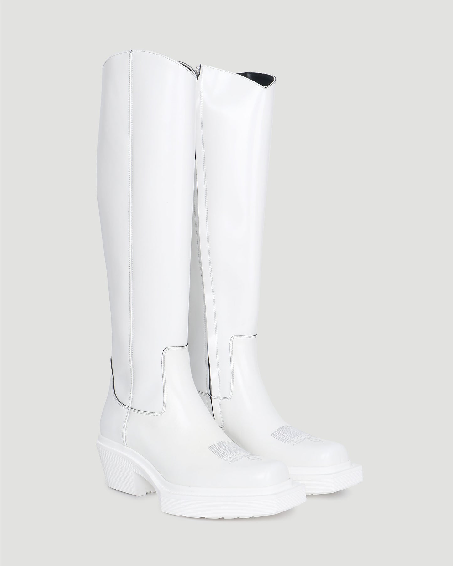 COWBOY BOOTS IN WHITE