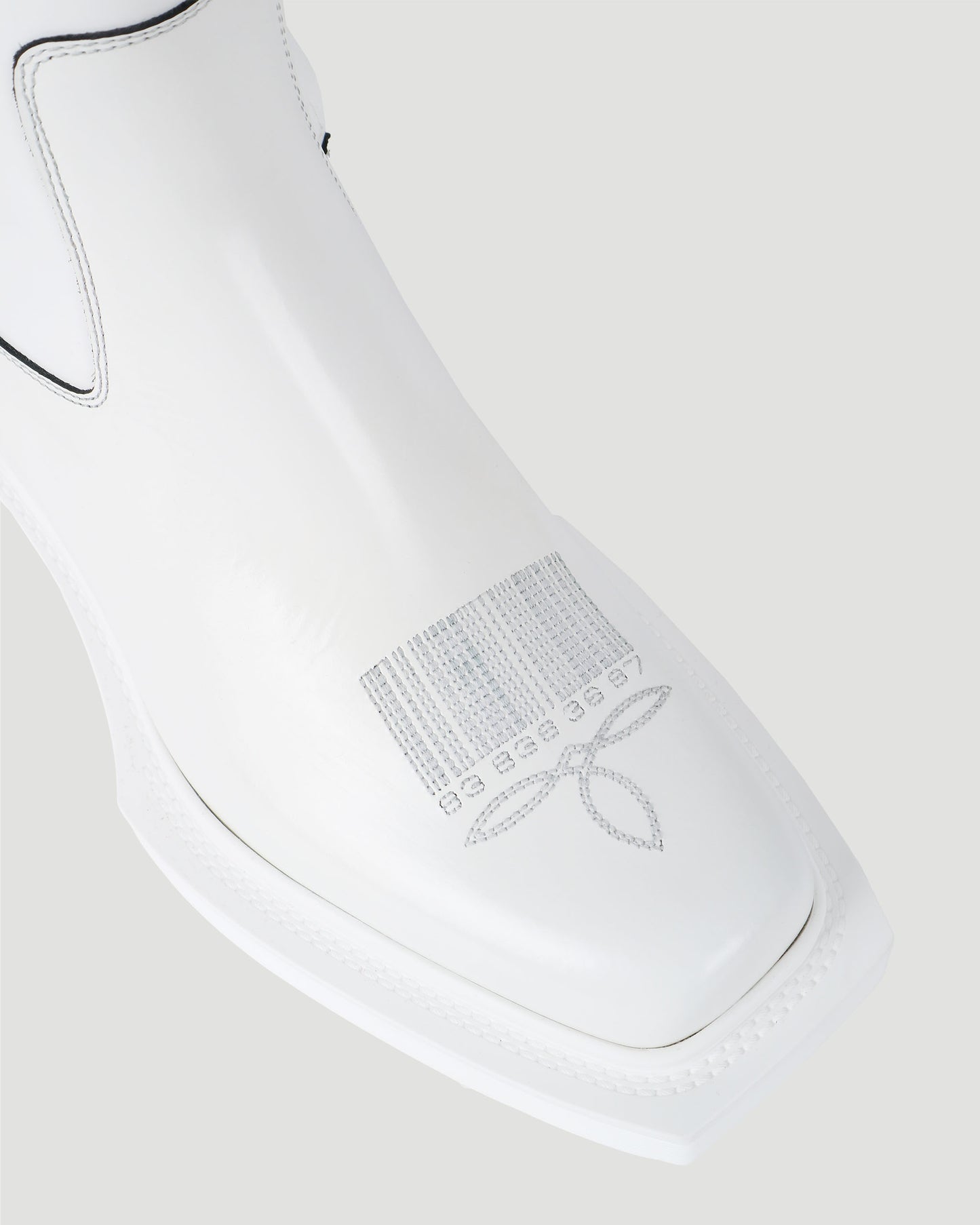 COWBOY BOOTS IN WHITE