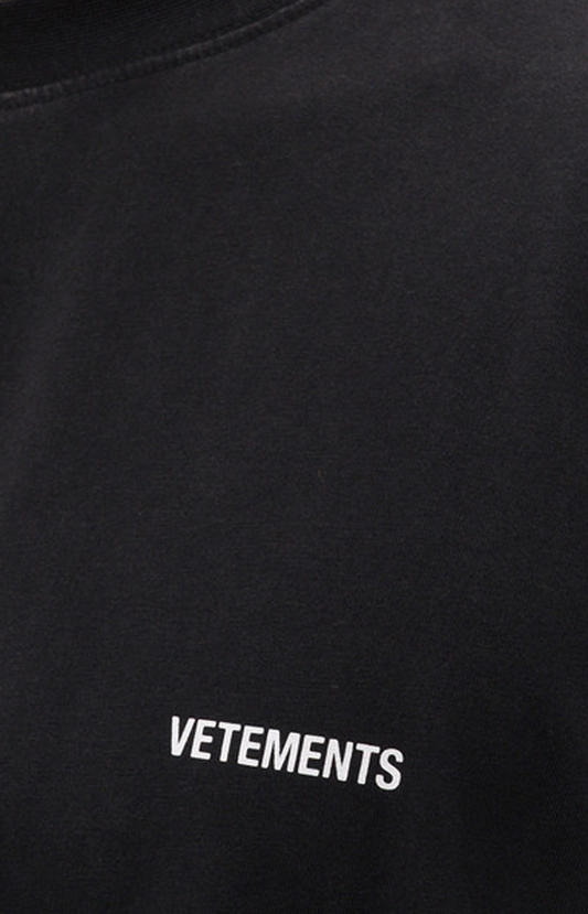Vetements Oversized T-Shirt with Contrast Logo Print in Black — product photo 2