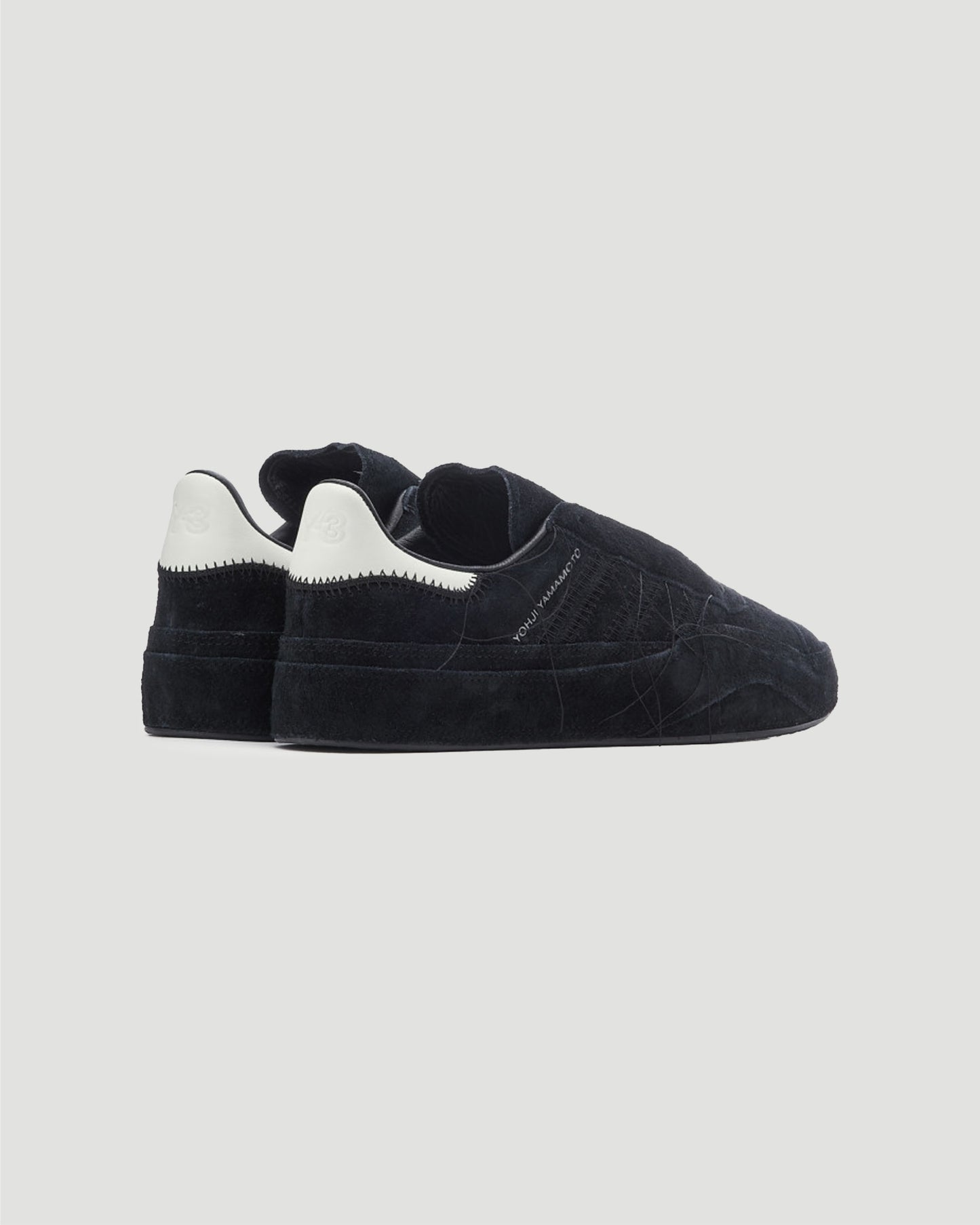 GAZELLE SNEAKERS IN BLACK SUEDE