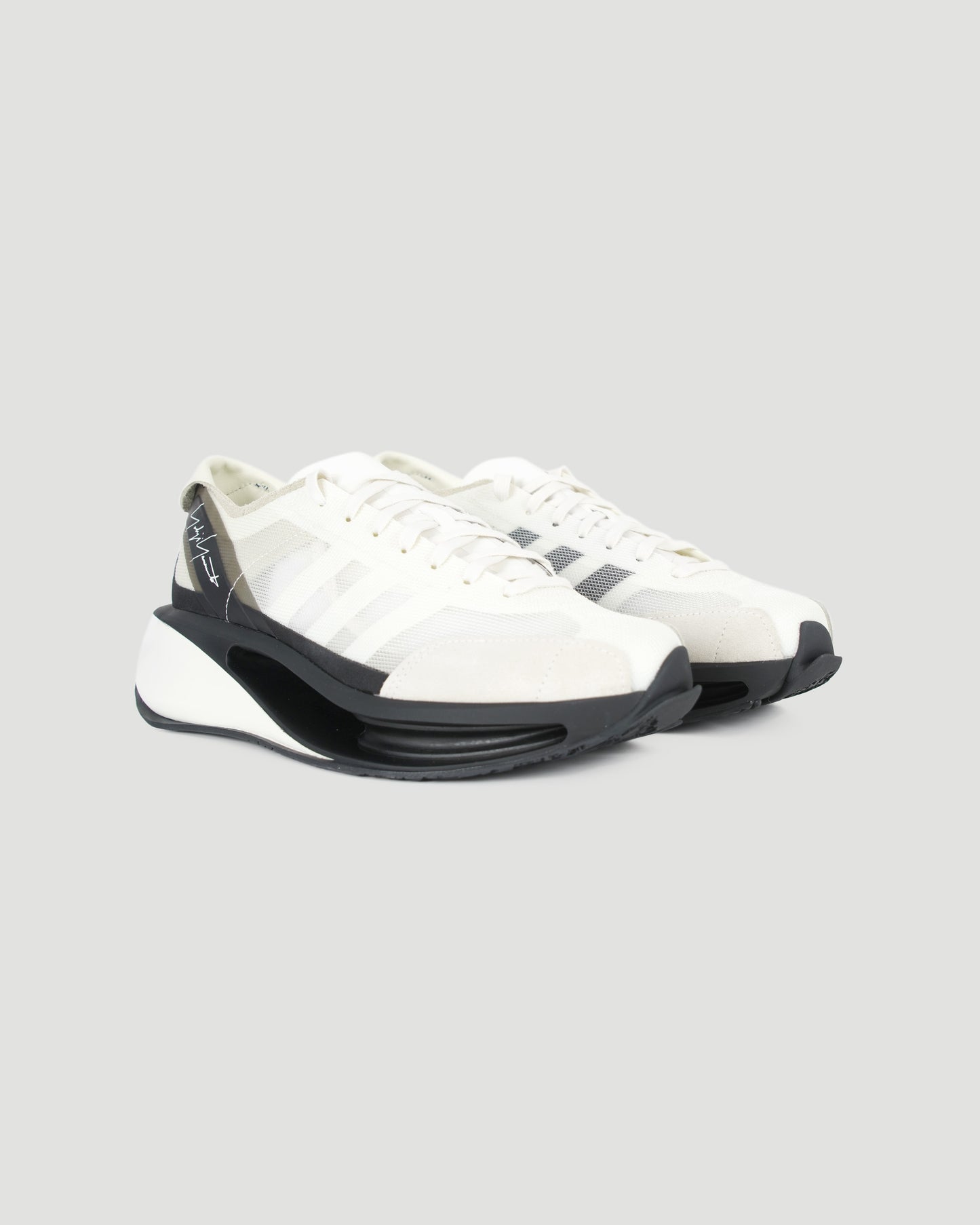 Gendo Run trainers white and black