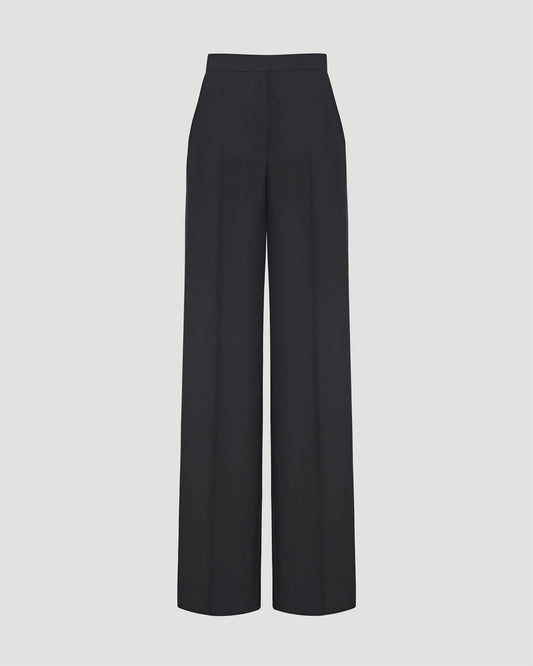 Delton Pant in Black