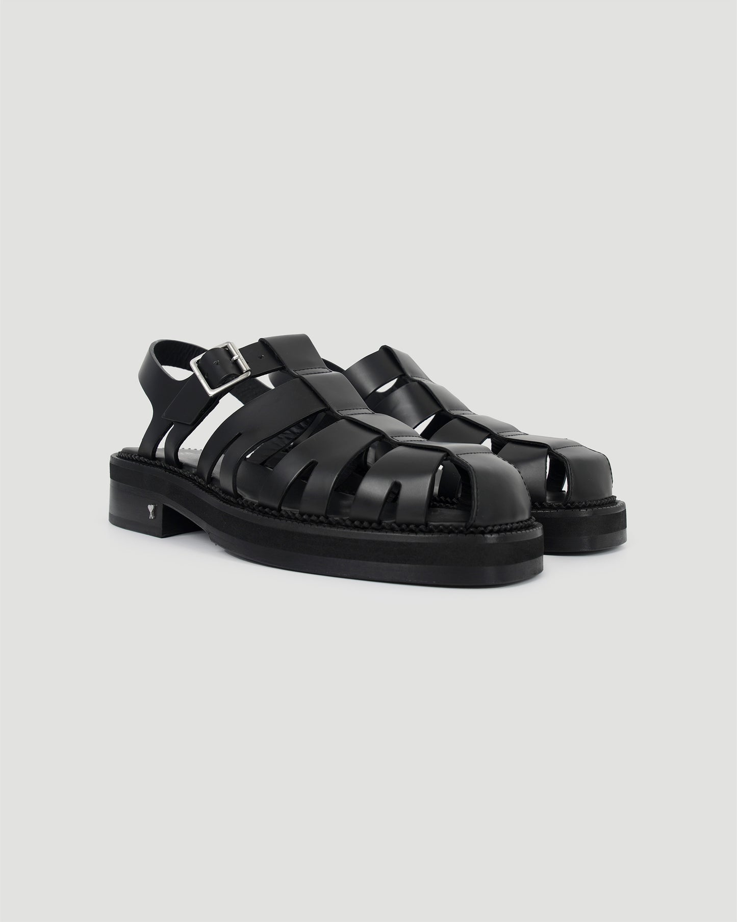 LEATHER SANDALS IN BLACK