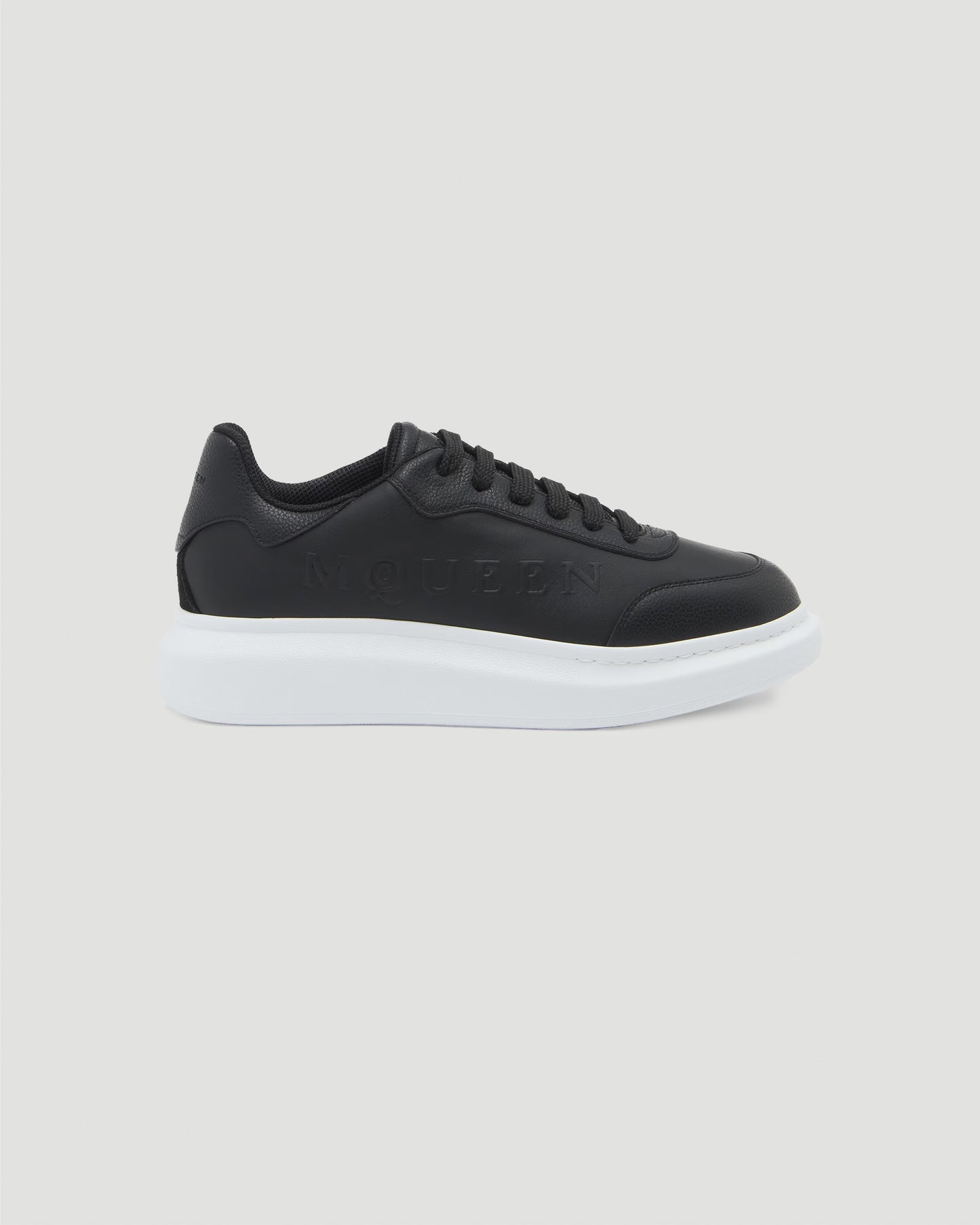 Oversized Sneaker in Black